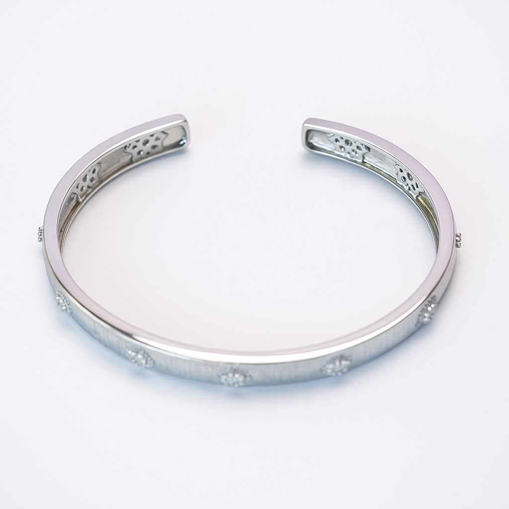 Pulsera con estrellas color plata