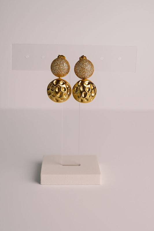 Aretes doble circulo dorado con zirconias