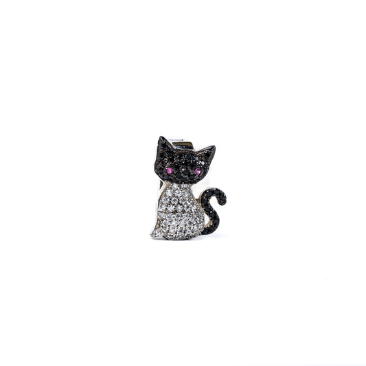 Gato negro con plata
