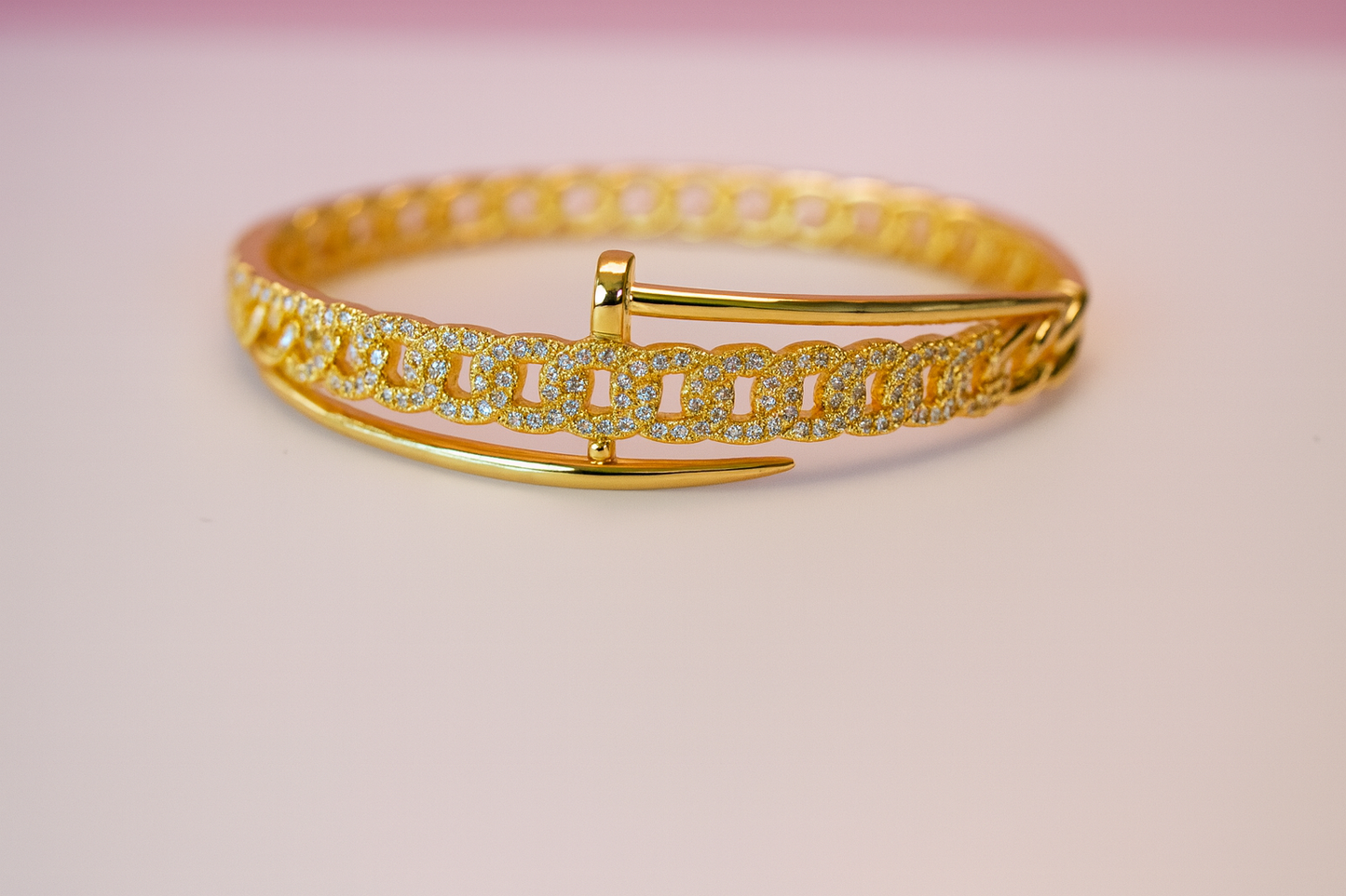 Pulsera dorada con zirconias
