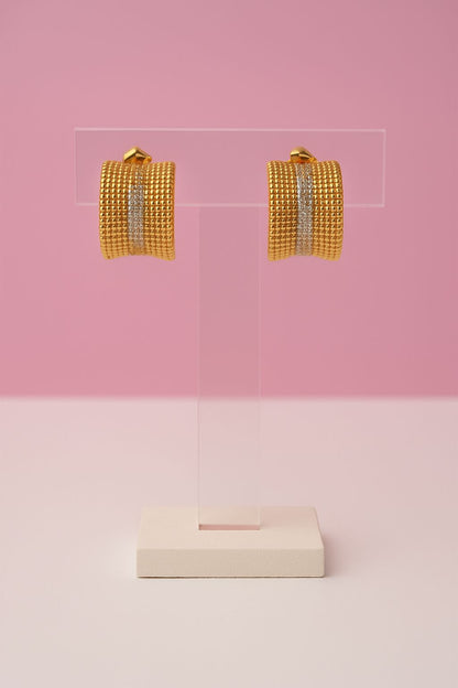 Aretes tipo arracadas dorados