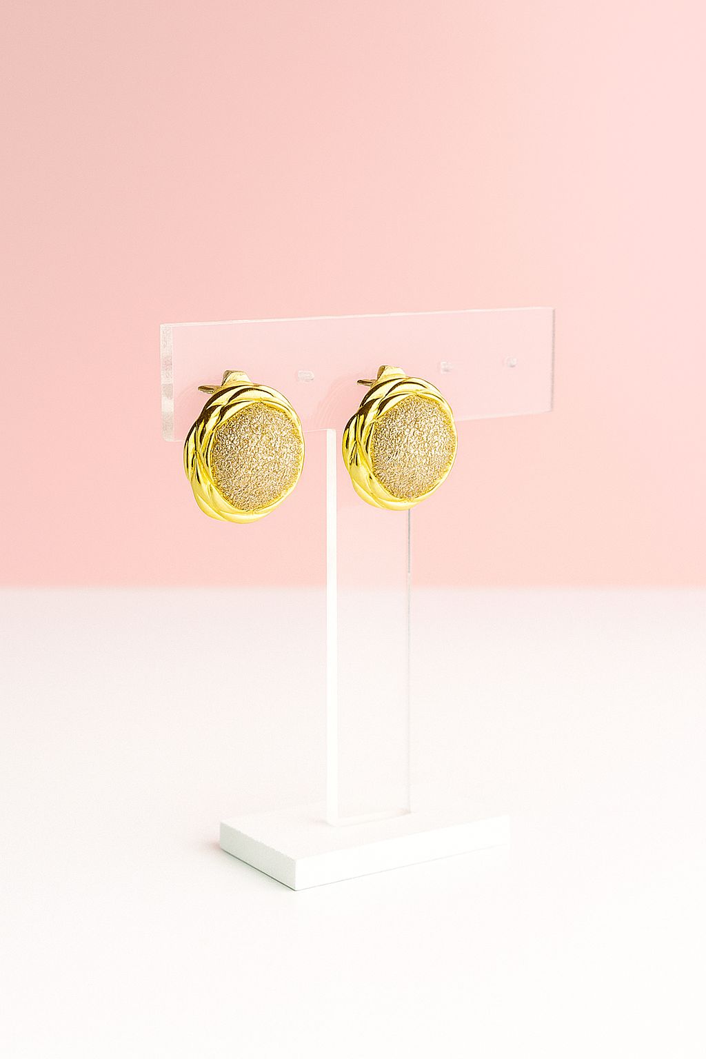 Aretes circulo dorado con zirconias